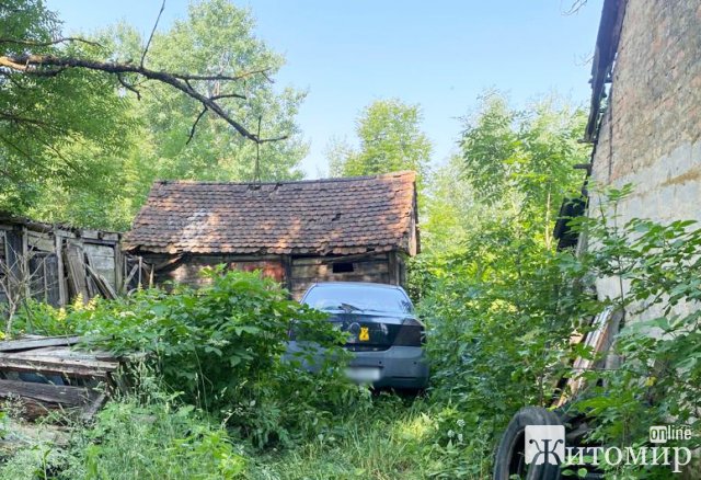 У Житомирському районі поліцейські розшукали злодія, який викрав Geely. ФОТО