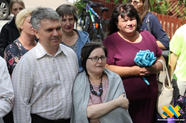 У Житомирі Юрій Журавель представив графічні портрети-шаржи видатних українців. ФОТО