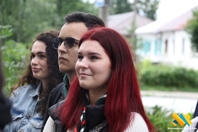 У Житомирі Юрій Журавель представив графічні портрети-шаржи видатних українців. ФОТО