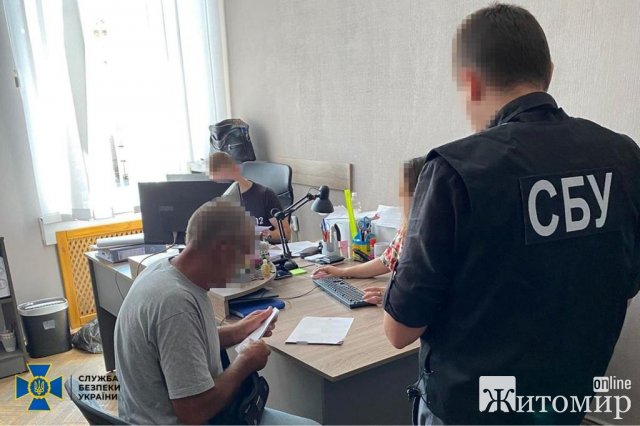  Житель військового містечка на Житомирщині в "Однокласниках" закликав до насильницької зміни держвлади в Україні. ФОТО