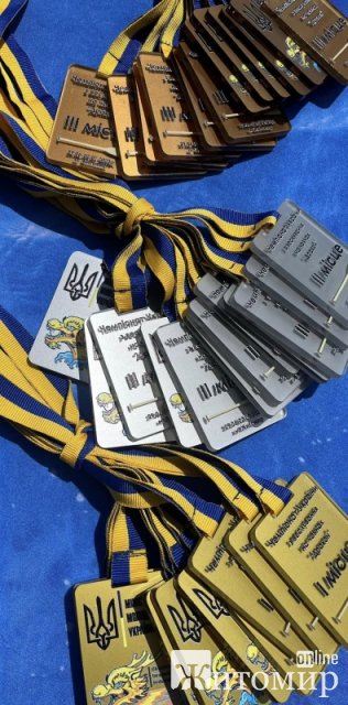 У Житомирі стартував чемпіонат України з веслування на човнах «Дракон». ФОТО