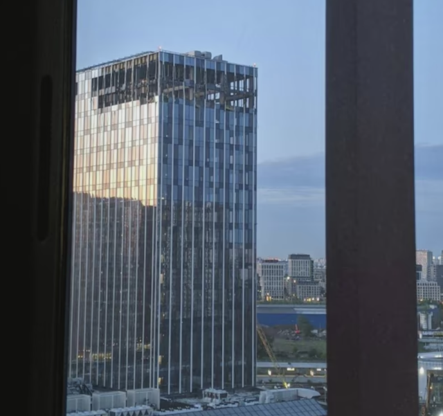Москву атакували безпілотники: пошкоджено будівлю поруч з Міноборони РФ Москву атакували безпілотники: пошкоджено будівлю поруч з Міноборони РФ