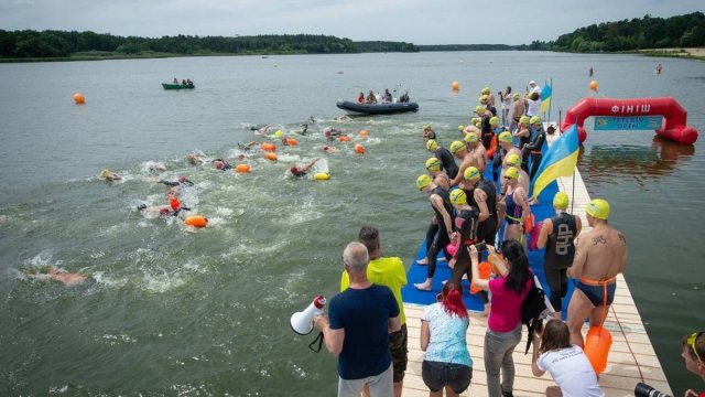 Відкритий турнір з плавання на воді "Тeteriv Open" стартував у Житомирі. ФОТО