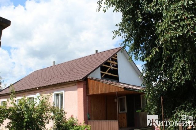 Наслідки шахедних ударів по Житомирщині: пошкоджені понад 500 будинків, поранені 17 людей. ФОТО