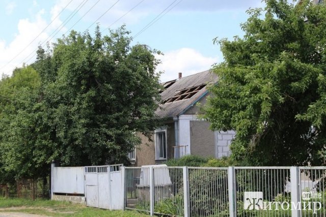 Наслідки шахедних ударів по Житомирщині: пошкоджені понад 500 будинків, поранені 17 людей. ФОТО