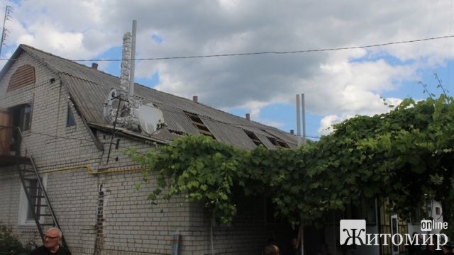 Наслідки шахедних ударів по Житомирщині: пошкоджені понад 500 будинків, поранені 17 людей. ФОТО