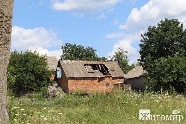 Наслідки шахедних ударів по Житомирщині: пошкоджені понад 500 будинків, поранені 17 людей. ФОТО
