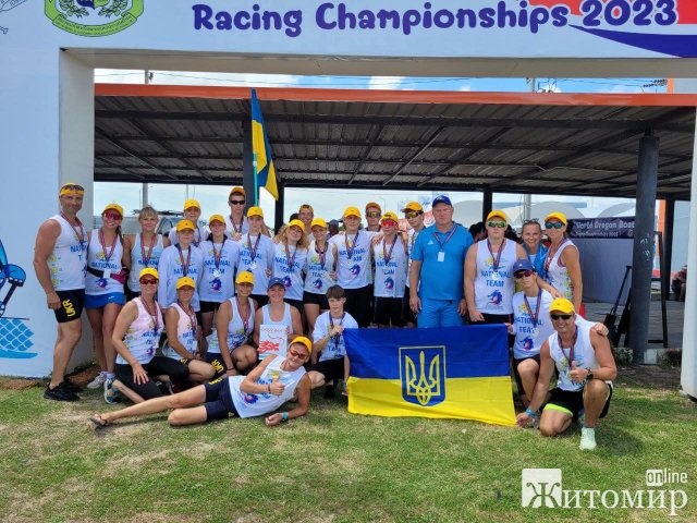 Житомиряни вибороли срібло на Чемпіонаті Світу з веслування на човнах "Дракон". ФОТО