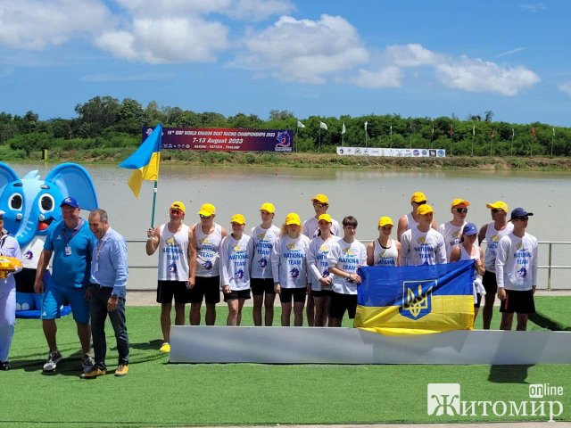 Житомиряни вибороли срібло на Чемпіонаті Світу з веслування на човнах "Дракон". ФОТО