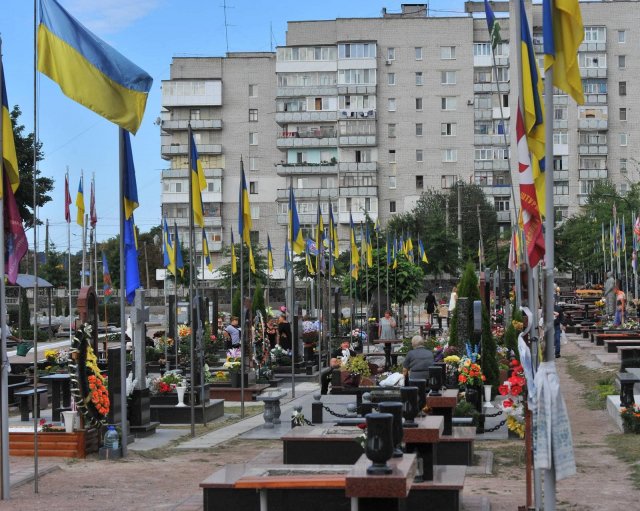 У Житомирі вшанували полеглих захисників. ФОТО