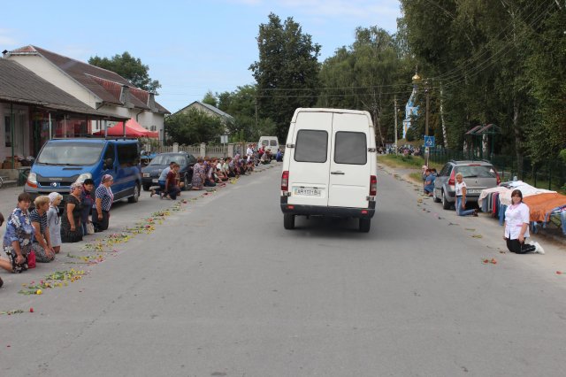 На Баранівщині в останню путь провели захисника України Івана Дерев'янчука. ФОТО