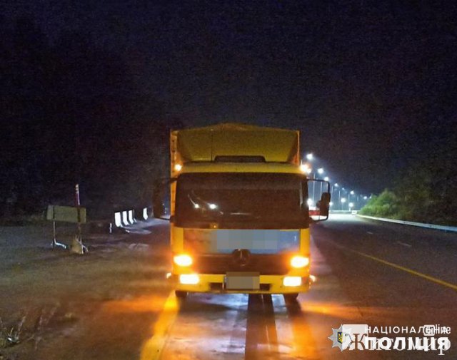 На Житомирщині внаслідок зіткнення мотоцикла та вантажівки постраждало двоє осіб. ФОТО