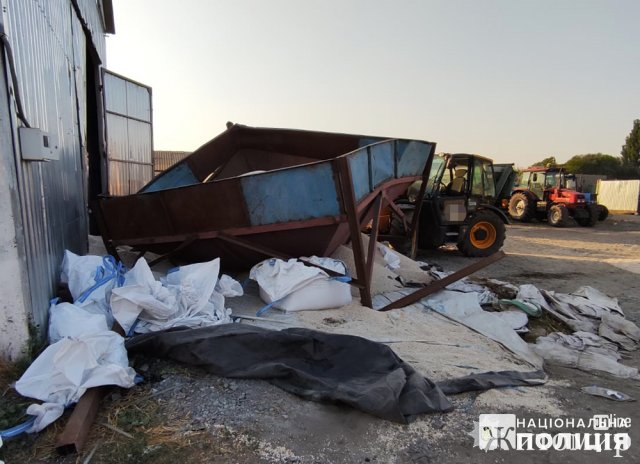 На території підприємства в Житомирській області загинули двоє чоловіків. ФОТО