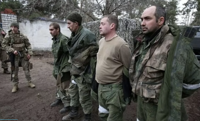 Полонених росіян в Україні годують салом по ціні 270 грн за 1 кг Полонених росіян в Україні годують салом по ціні 270 грн за 1 кг