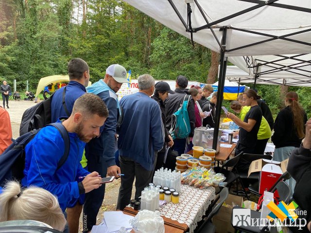 У житомирському гідропарку зібрались бігуни області: всі донатять на ЗСУ. ФОТО