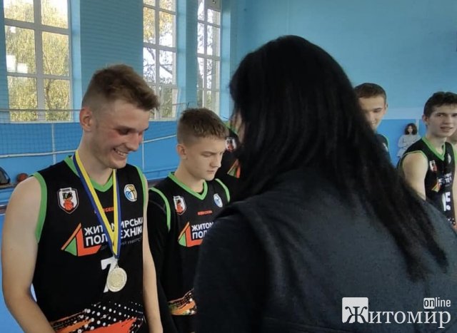 У Житомирі відбувся чемпіонат з баскетболу серед чоловіків. ФОТО