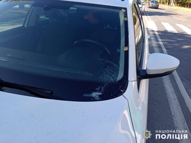 У Звягелі Skoda збила 52-річного пішохода: потерпілого госпіталізували. ФОТО