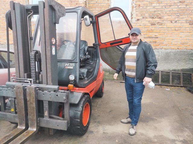 Житомирський водоканал отримав аварійну машину, навантажувач та тягач від благодійників