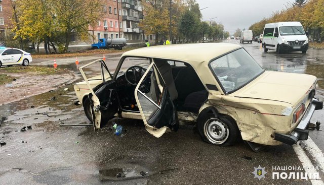 У Коростені зіштовхнулись ВАЗ та BMW, є постраждалі та загибла. ФОТО