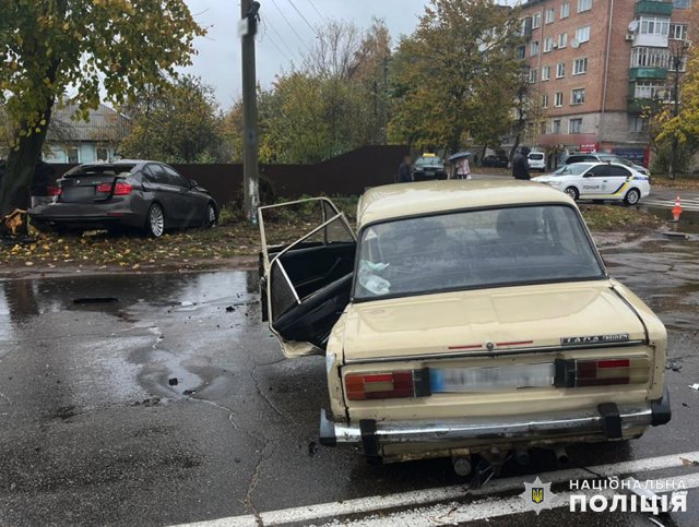 У Коростені зіштовхнулись ВАЗ та BMW, є постраждалі та загибла. ФОТО