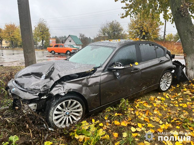 У Коростені зіштовхнулись ВАЗ та BMW, є постраждалі та загибла. ФОТО