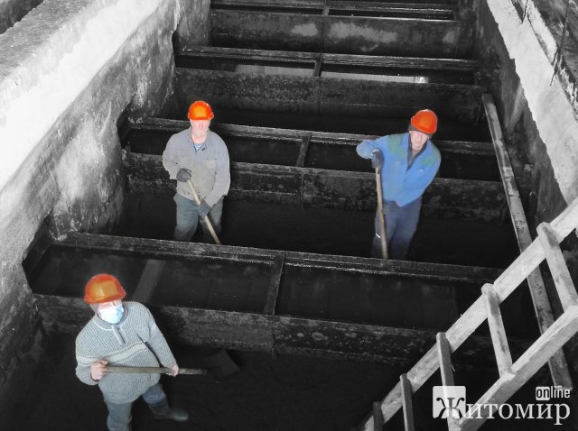 У Житомирі водоканал оновлює фільтри на водопровідній насосній станції, аби покращити якість води
