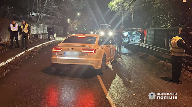 У Києві 20-річна п’яна водійка без посвідчення влаштувала аварію та втекла з місця ДТП: дві людини загинули У Києві 20-річна п’яна водійка без посвідчення влаштувала аварію та втекла з місця ДТП: дві людини загинули
