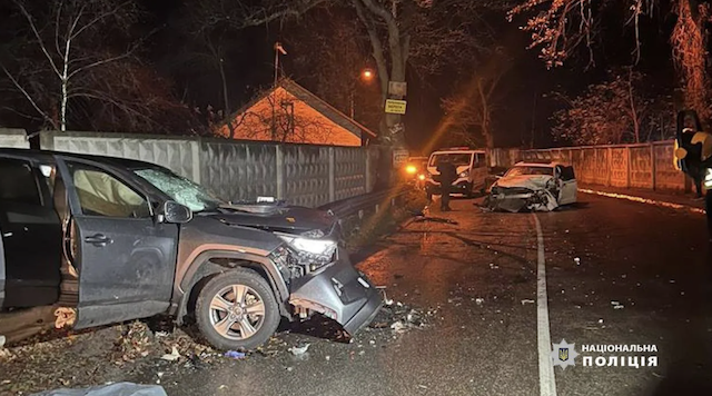 У Києві 20-річна п’яна водійка без посвідчення влаштувала аварію та втекла з місця ДТП: дві людини загинули У Києві 20-річна п’яна водійка без посвідчення влаштувала аварію та втекла з місця ДТП: дві людини загинули
