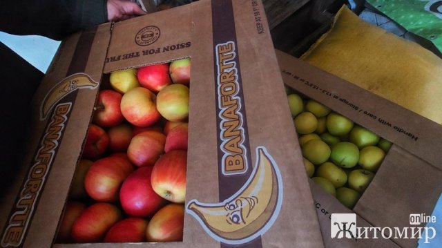 У житомирському гідропарку роблять заготівлю кормів для тварин