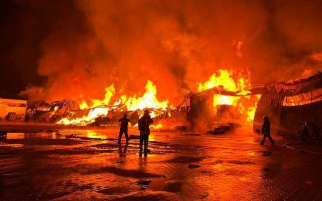 У Вінниці спалахнула масштабна пожежа: рятувальники повідомили про ситуацію