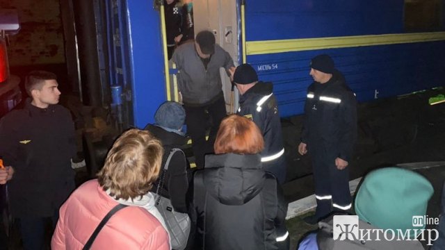 До Житомирської області знову приїхав потяг з евакуйованими жителями Донеччини