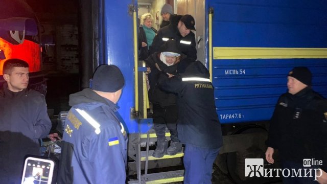 До Житомирської області знову приїхав потяг з евакуйованими жителями Донеччини