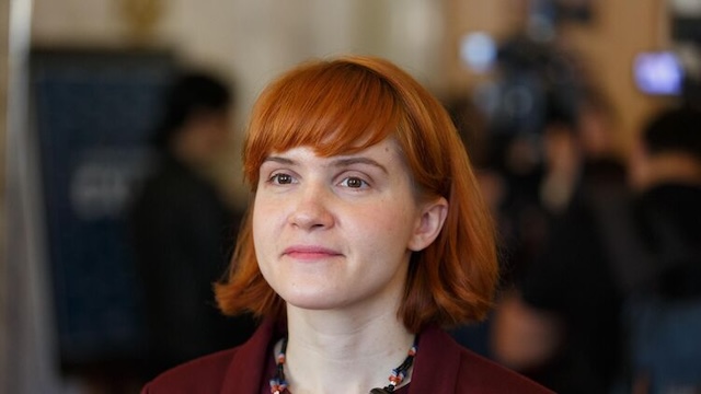 Безугла закликала всіх волонтерів піти добровольцями на фронт Безугла закликала всіх волонтерів піти добровольцями на фронт