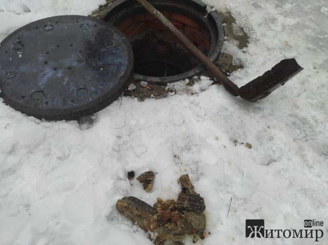 За день працівники житомирського водоканалу прочистили 20 каналізаційних заторів. ФОТО