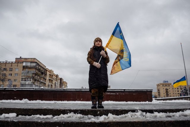 Пошкоджений прапор з центру Житомира використають для об’єднання українців світу та збору коштів для ЗСУ