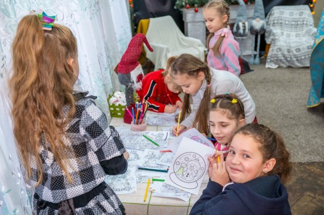 У Житомирі «Різдвяна майстерня» міського культурно-спортивного центра запрошує на гостину