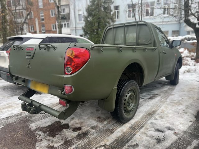 У Житомирі передали пікап та Мавік 132-му розвідбату. ФОТО