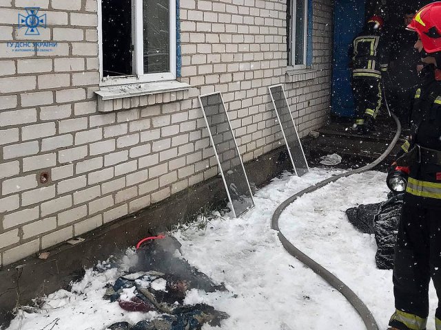 У Черняхові на пожежі у приватному будинку загинула пенсіонерка. ФОТО