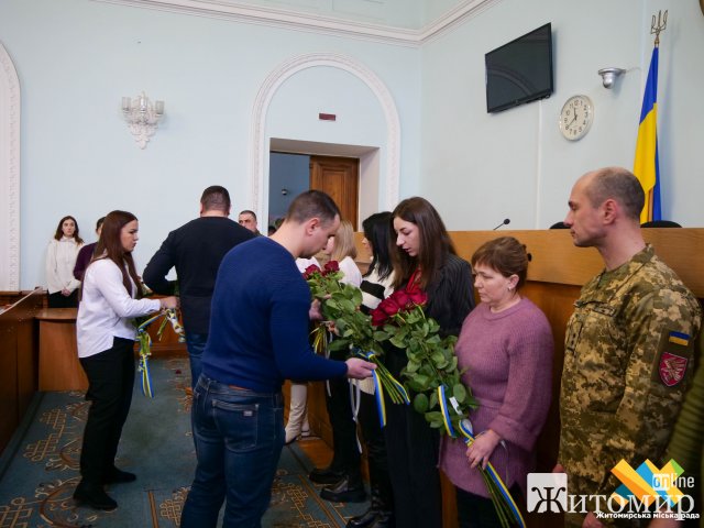 У Житомирі рідним загиблих Героїв передали ордени «За мужність» III ступеня. ФОТО