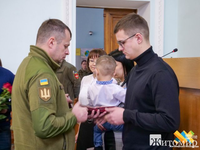 У Житомирі рідним загиблих Героїв передали ордени «За мужність» III ступеня. ФОТО