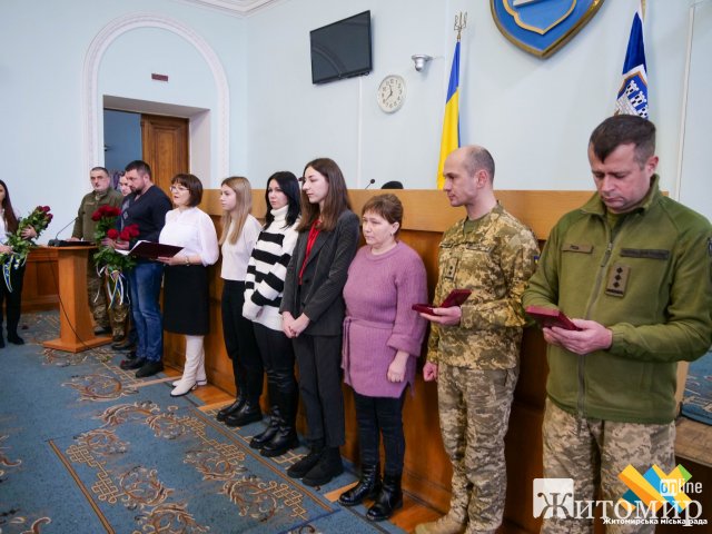 У Житомирі рідним загиблих Героїв передали ордени «За мужність» III ступеня. ФОТО