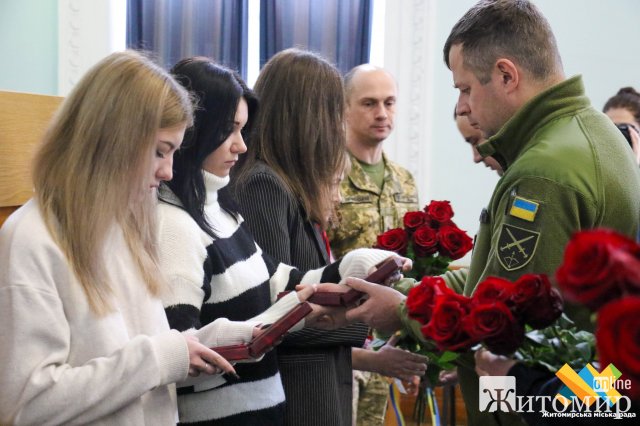 У Житомирі рідним загиблих Героїв передали ордени «За мужність» III ступеня. ФОТО