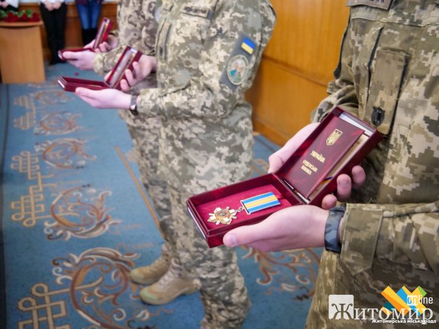 У Житомирі рідним загиблих Героїв передали ордени «За мужність» III ступеня. ФОТО