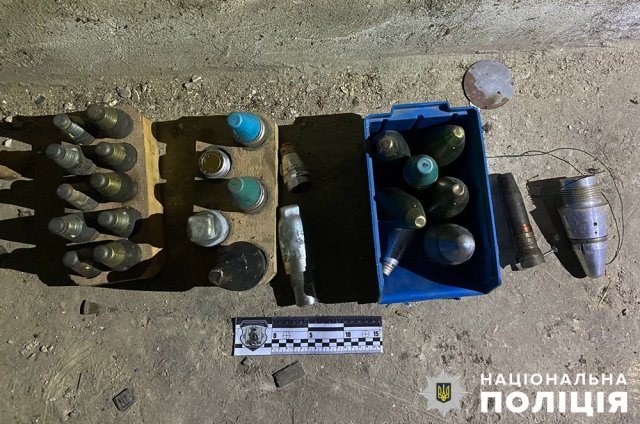 У Коростені 16-річний хлопець знайшов протитанкові міни та підривачі. ФОТО