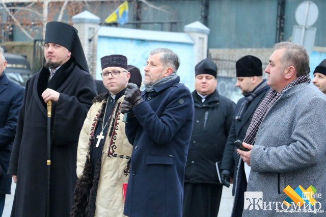 На житомирській Михайлівській зранку різні конфесії спільно молилися за єдність та Перемогу. ФОТО