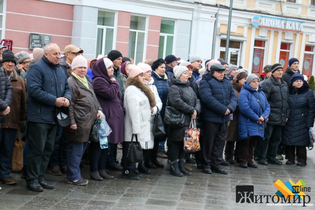 На житомирській Михайлівській зранку різні конфесії спільно молилися за єдність та Перемогу. ФОТО