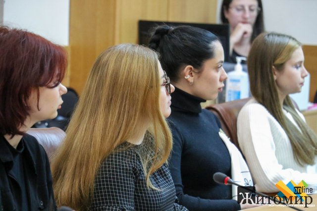 У Житомирі переможці гранту для обдарованої молоді звітували про втілення проєктів. ФОТО