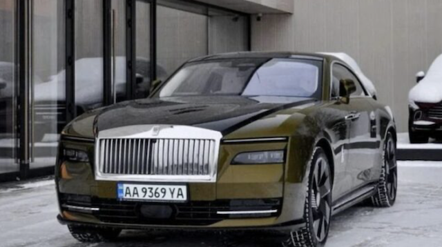 В Україні помітили Rolls-Royce Spectre, який коштує $420 тис. ФОТО В Україні помітили Rolls-Royce Spectre, який коштує $420 тис. ФОТО