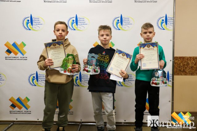 У Житомирі нагородили переможців шкільного чемпіонату з плавання. ФОТО