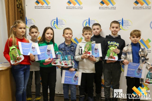 У Житомирі нагородили переможців шкільного чемпіонату з плавання. ФОТО